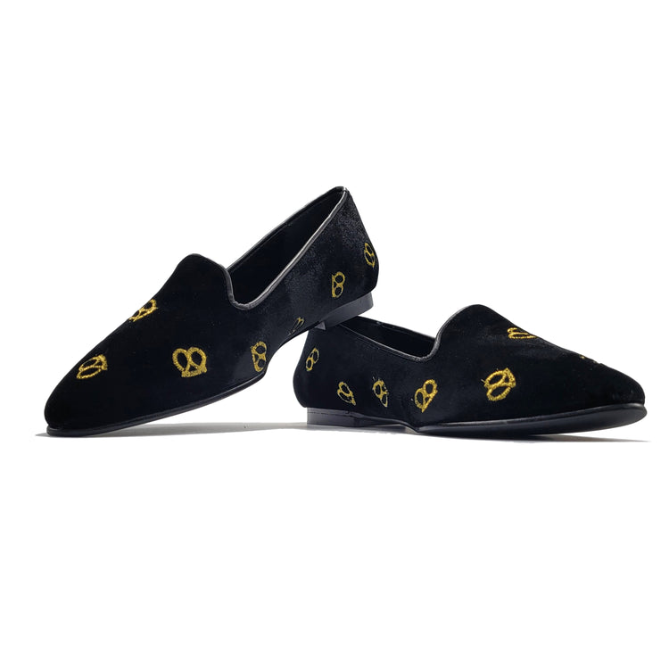 Geppettos Black Velvet Pretzel Pointed Slip On 0570