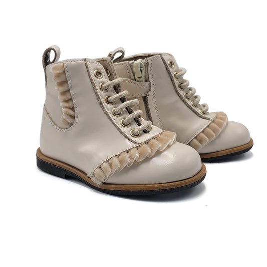 manuela-de-juan-beige-florentic-bootie-girls