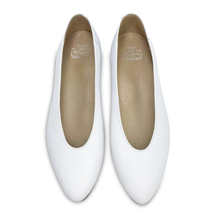 Hoo White Leather Pointed Slip On 2434