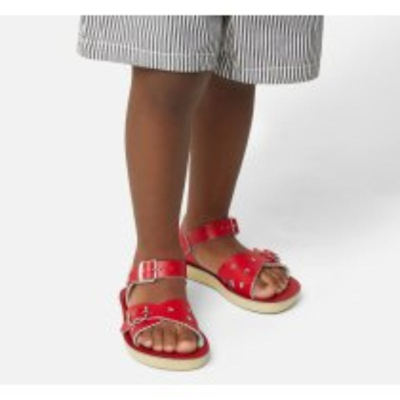 salt-water-red-sweetheart-sandal-unisex