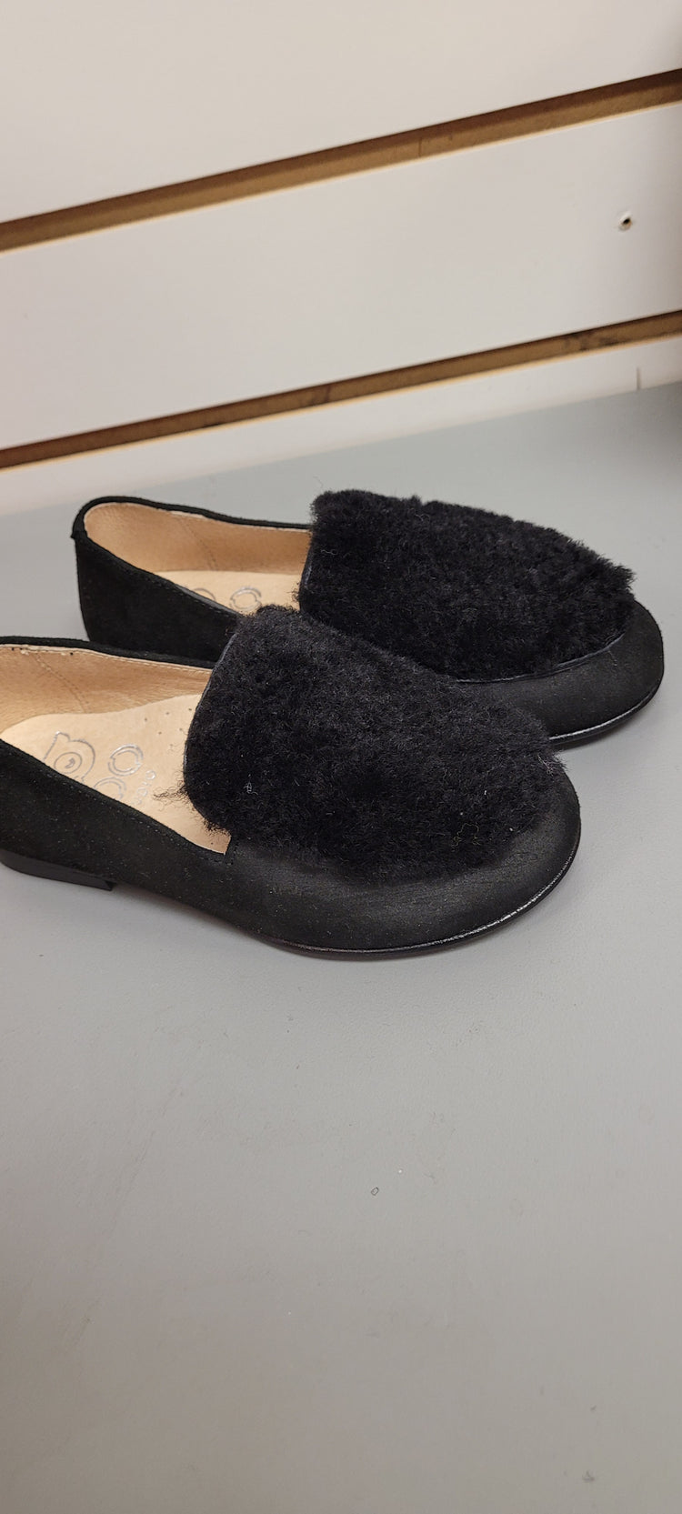 Hoo Black Fur Slip on 2284