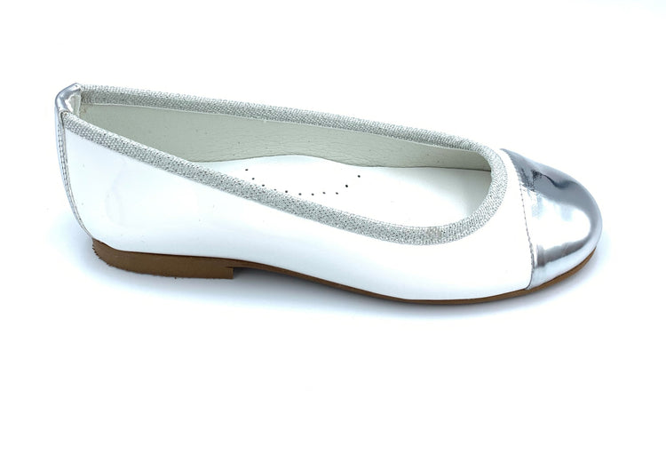 Zubii White Silver Slip On 705