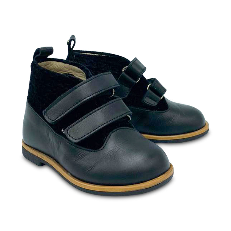 manuela-de-juan-black-leather-high-top-boys-shoe